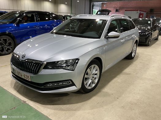 SKODA SUPERB pour location de véhicules d'occasion sur Ayvens Carmarket