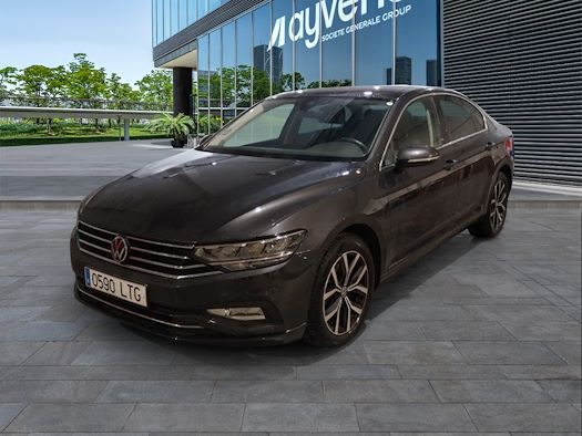 VOLKSWAGEN PASSAT en alquiler y venta en Ayvens