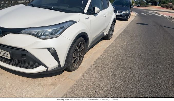 TOYOTA C-HR en alquiler y venta en Ayvens