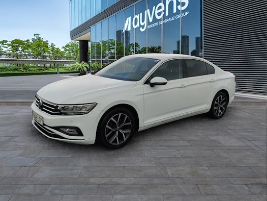 VOLKSWAGEN PASSAT en alquiler y venta en Ayvens