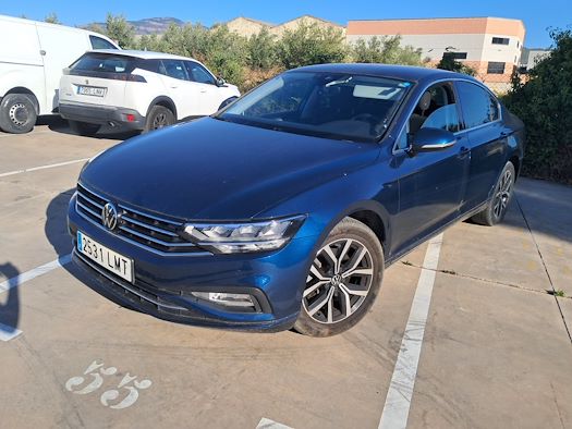VOLKSWAGEN PASSAT en alquiler y venta en Ayvens