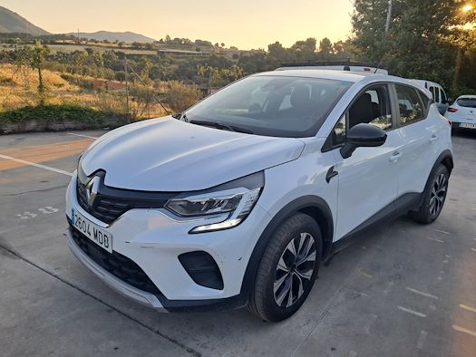 RENAULT CAPTUR en alquiler y venta en Ayvens