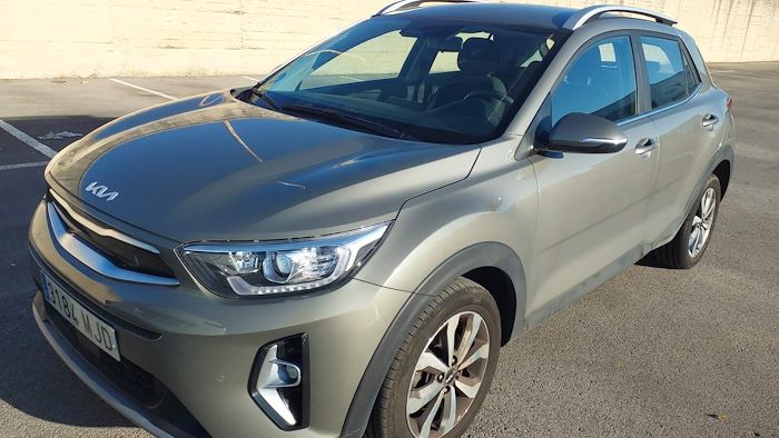 KIA STONIC en alquiler y venta en Ayvens