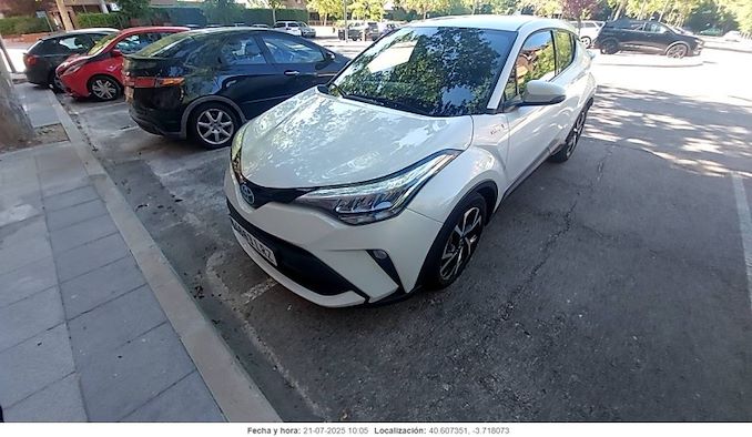 TOYOTA C-HR en alquiler y venta en Ayvens