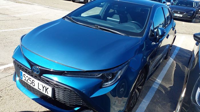 TOYOTA COROLLA en alquiler y venta en Ayvens