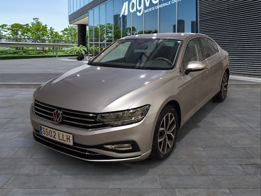 VOLKSWAGEN PASSAT en alquiler y venta en Ayvens
