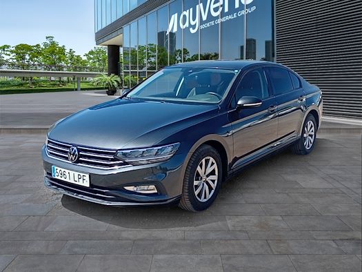 VOLKSWAGEN PASSAT en alquiler y venta en Ayvens