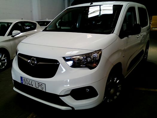 OPEL COMBO en alquiler y venta en Ayvens