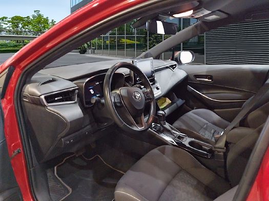 TOYOTA COROLLA en alquiler y venta en Ayvens