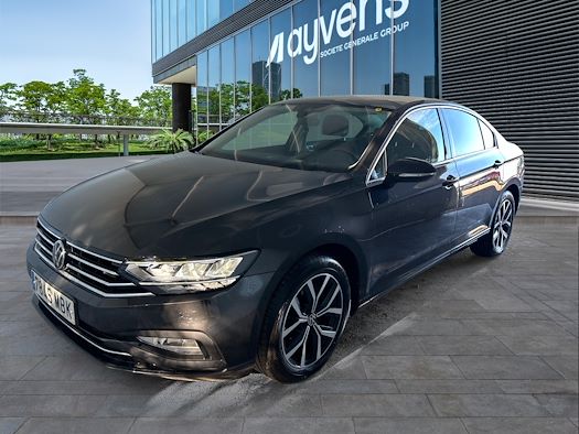 VOLKSWAGEN PASSAT en alquiler y venta en Ayvens