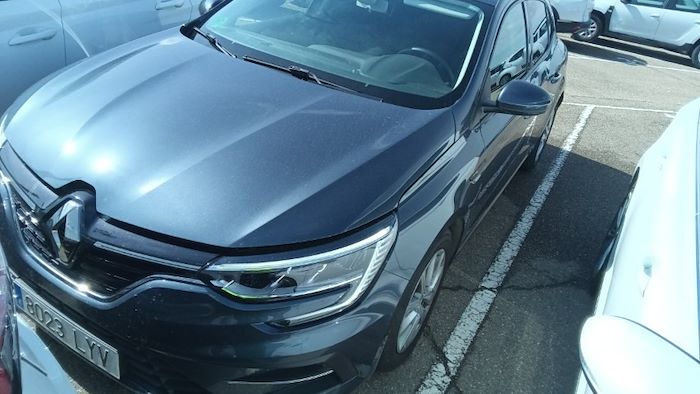 RENAULT MEGANE en alquiler y venta en Ayvens