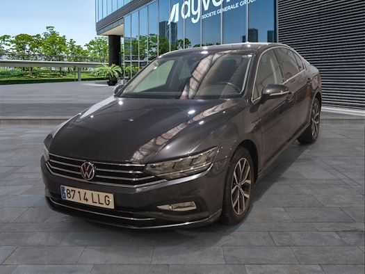 VOLKSWAGEN PASSAT en alquiler y venta en Ayvens