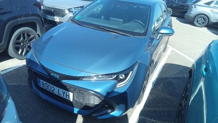TOYOTA COROLLA en alquiler y venta en Ayvens