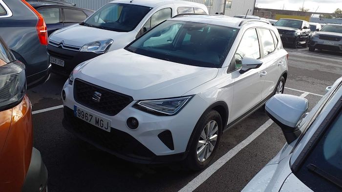 SEAT ARONA en alquiler y venta en Ayvens