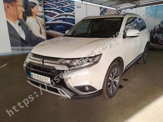 MITSUBISHI OUTLANDER продається на Ayvens