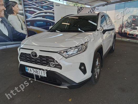 TOYOTA RAV4 продається на Ayvens