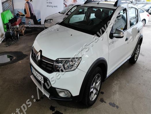 RENAULT SANDERO продається на Ayvens